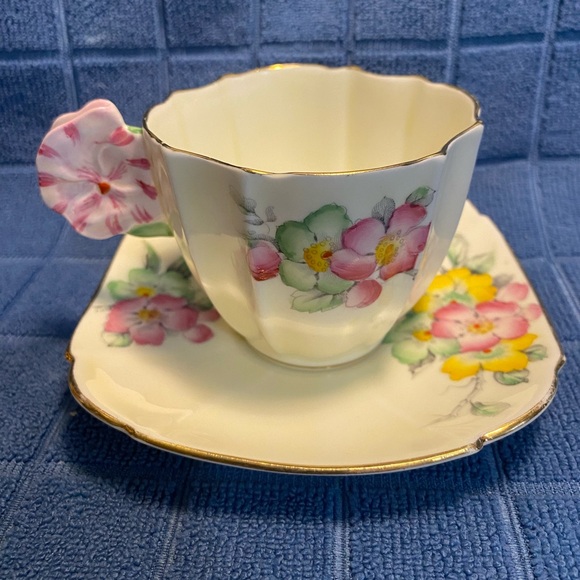 Teacup and Saucer by Paragon. Extremely rare handle! - Picture 3 of 9